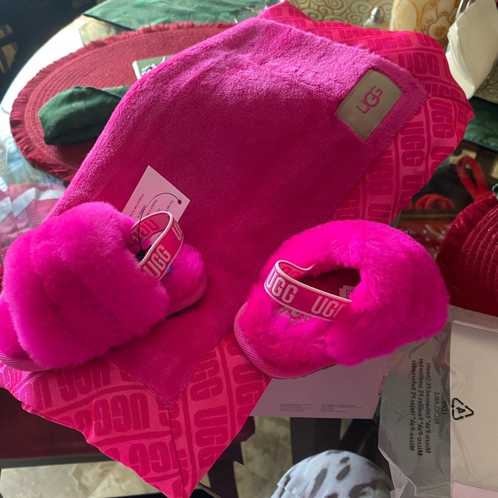 Brand new limited edition baby UGG slides and lovey blanket